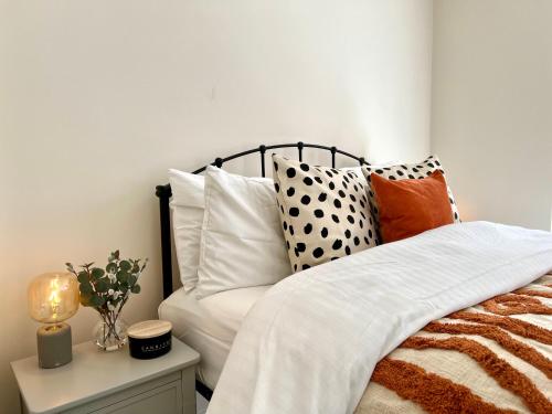 New Stylish Cambridge Townhouse (Free parking) in Longstanton