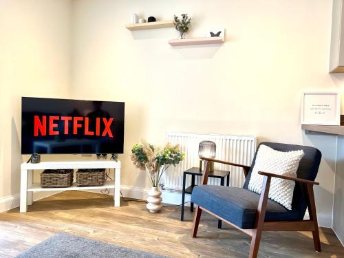 Közös társalgó / TV, New Stylish Cambridge Townhouse (Free parking) in Longstanton