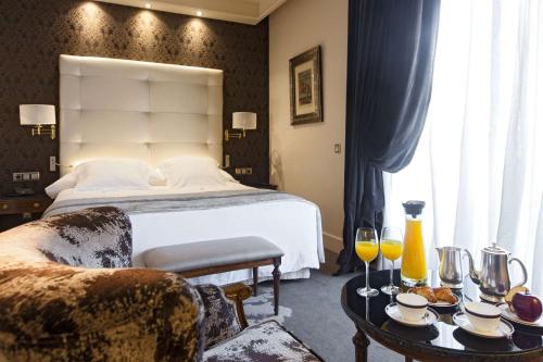 Superior Double Room with Terrace - The Wellington Club