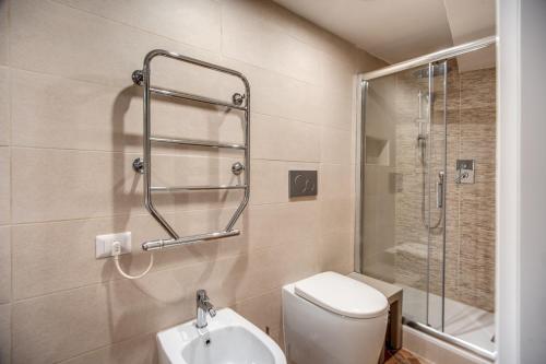 Cartari Apartment - image 12