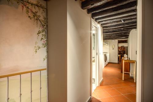 Cartari Apartment - image 14