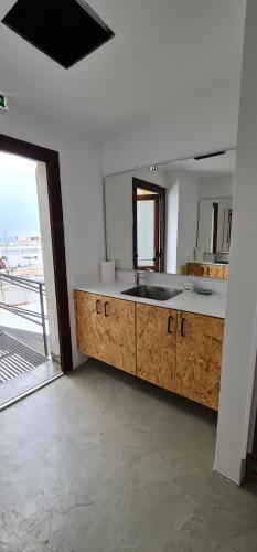 Bee Hostel Paphos in Pafos