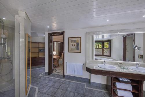 ディナロビン ビーチコマー ゴルフ リゾート&スパ