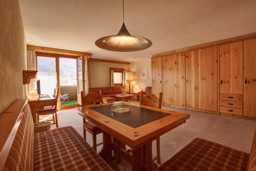 Apartment with Lake View