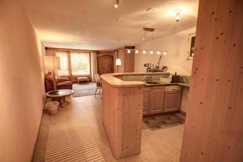 Kitchen, Chesa Munteratsch 1-Zimmerwohnung 310 Typ B in Silvaplana