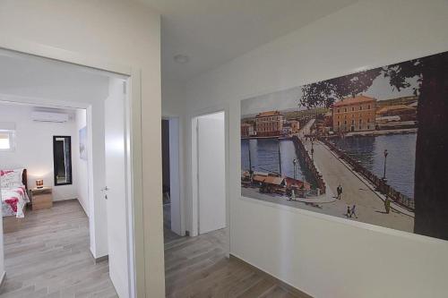 Studio with Balcony image 2