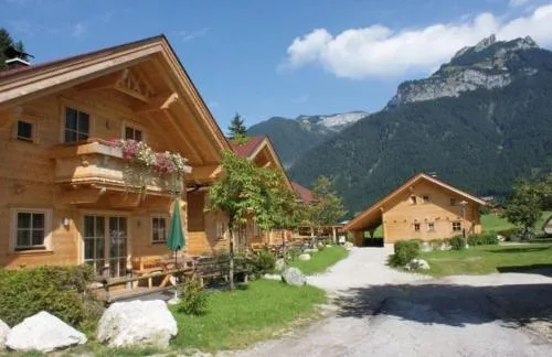 Achenseer Hüttendörfl in Maurach, Österreich