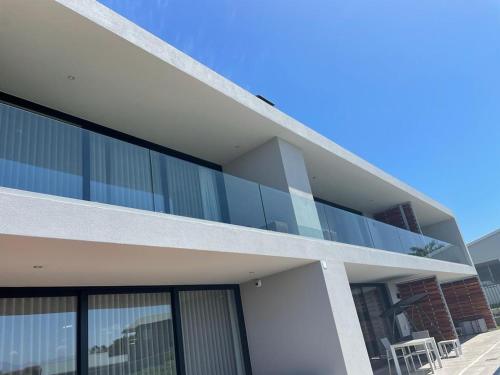 Superior Apartment room in Hilltop Bayview Luxury Apartments