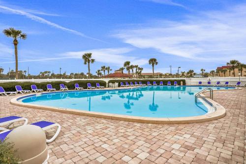 Pickled Beaches in Coquina Gables, USA