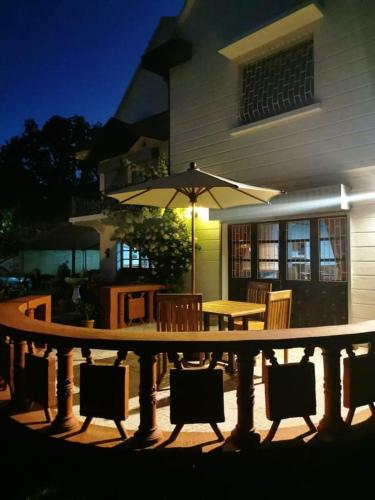 Зовнішній вигляд готелю, L'anis Etoilé - Hôtel Restaurant (L'anis Etoile - Hotel Restaurant) in Antsirabe