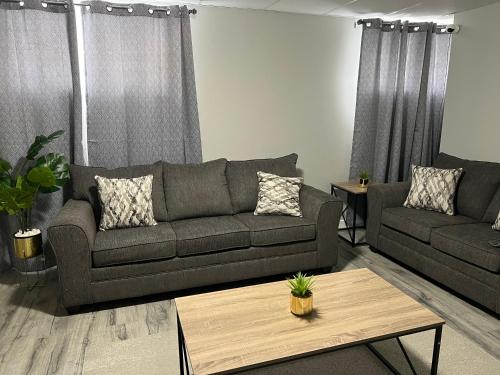 Cozy Modern and Lavish 1 Bedroom Basement Suite