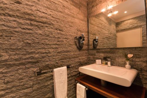 Superior Double Room image 5
