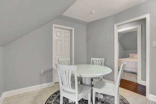 Suites on Seneca - Gorgeous One Bedroom Apartment in 哈里斯堡市中心