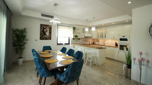 ห้องครัว, Villa Sara by Villas Holiday in สเวติ อีแวน