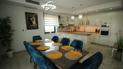 ห้องครัว, Villa Sara by Villas Holiday in สเวติ อีแวน