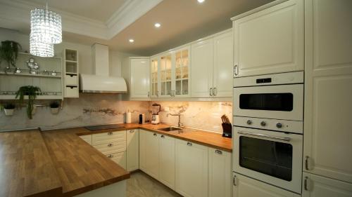 ห้องครัว, Villa Sara by Villas Holiday in สเวติ อีแวน