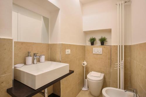 One-Bedroom Apartment image 1