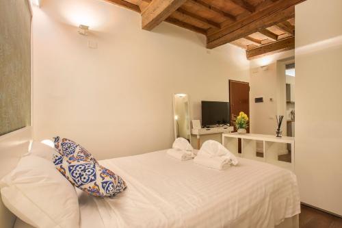 One-Bedroom Apartment image 10