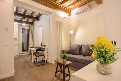 One-Bedroom Apartment image 7