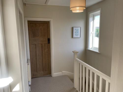 No 12 - Stylish & homely 3 bed with parking close to city centre, Bath (zdjęcie 10)