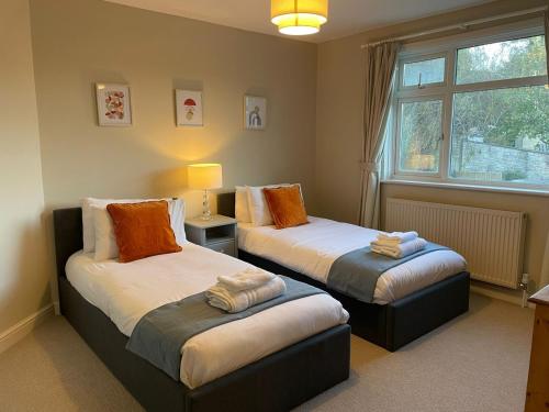 No 12 - Stylish & homely 3 bed with parking close to city centre, Bath (zdjęcie 8)