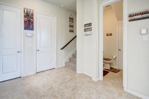 Meticulously-maintained 3-BR Townhouse w/ Backyard ~ Double-Story!