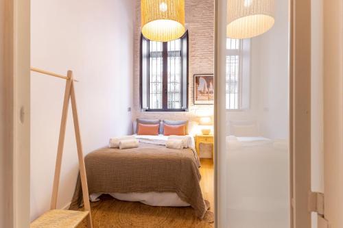 Triana Acacias by Valcambre