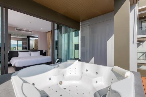 room detail thumbnail 1