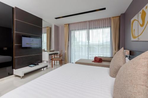 room detail thumbnail 0