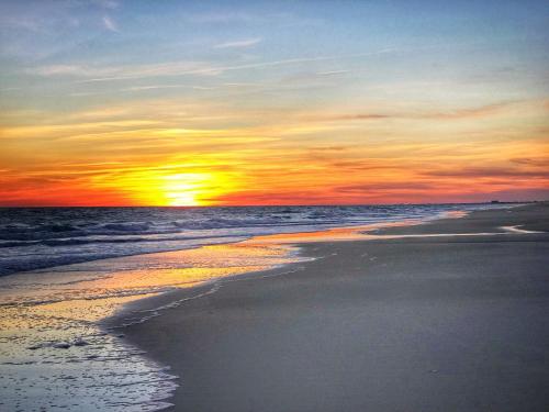Island Inn of Atlantic Beach – Atlantic Beach, NC