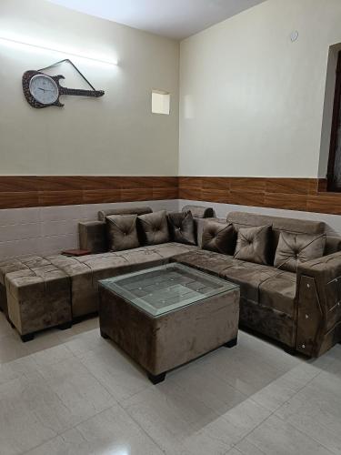 BnBBuddy Spacious 1 BR nr Action Balaji Hospital Paschim Vihar