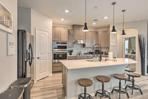 . Charming Home Near Austin w/ Grill & Porch!