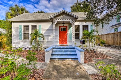 Historic Tarpon Springs Abode about 3 Mi to Beach in Tarpon Springs, USA