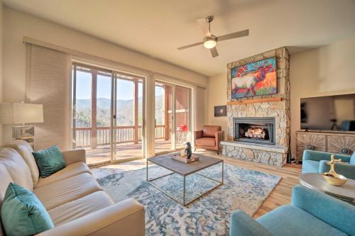 Beautiful Whittier Condo with Deck and Mtn Views! in Whittier, USA