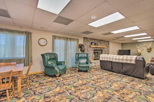 Idyllic Mt Sterling Retreat w/ Private Lake! in Camp Point (IL)