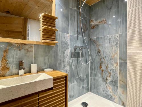 阿尔皮纳俱乐部酒店 - 查姆陪格尼-烯瓦努瓦斯