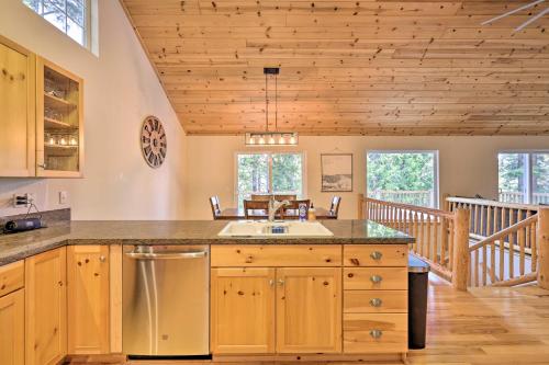 Cold Springs Mountain Cabin: Hot Tub & Generator in Pinecrest (CA)