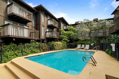 One-Bedroom Apartment image 10