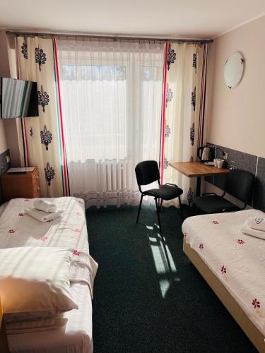 Double or Twin Room image 10
