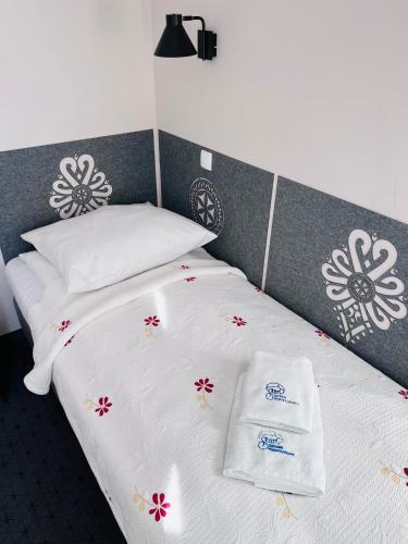 Single Room image 3