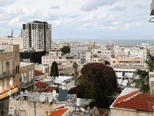 Vista, A cozy 2bdrm home in Wadi-Nisnas Haifa in Downtown