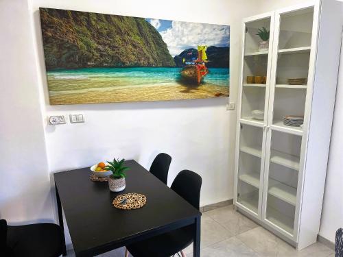 Instalações, A cozy 2bdrm home in Wadi-Nisnas Haifa in Downtown