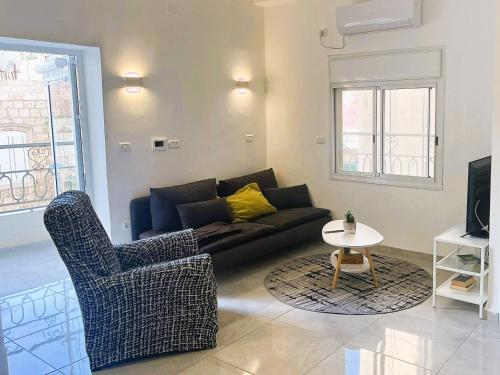 A cozy 2bdrm home in Wadi-Nisnas Haifa