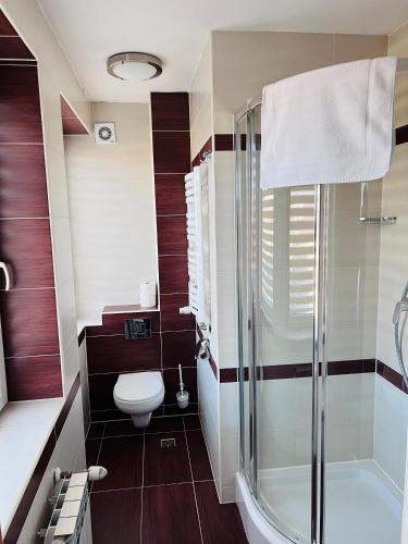 Double or Twin Room image 5