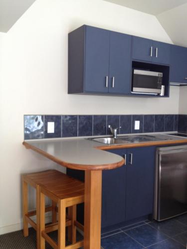 Kitchen, Heriot Lane City Apartments in North Dunedin
