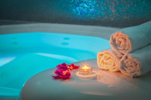 Hotel Luxe - image 6