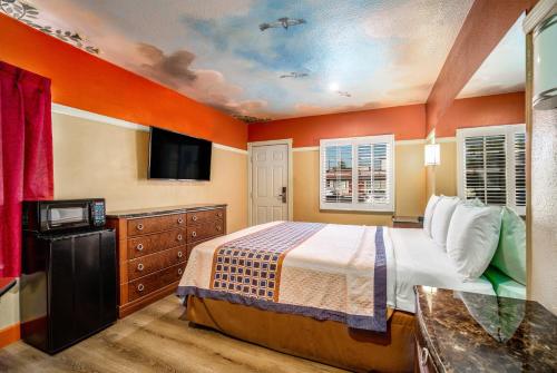 Geneva Motel - image 8