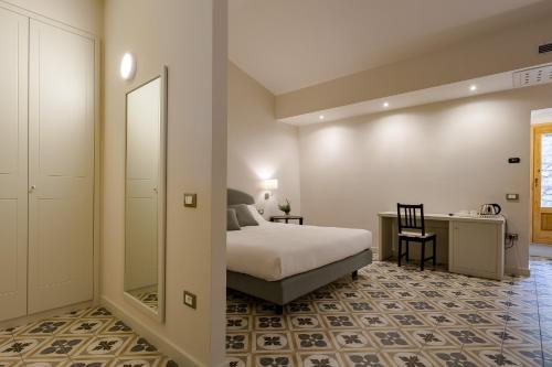 1 double bed, 1 twin bed