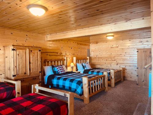 Balsam Hill Lodge - Sleeps 15