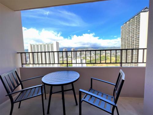 Royal Kuhio 2304 - Spacious Studio with Stunning Mountain Views In the Heart of Waikiki! — other in 2240 Kūhiō Avenue 2304, Honolulu United States, 96815